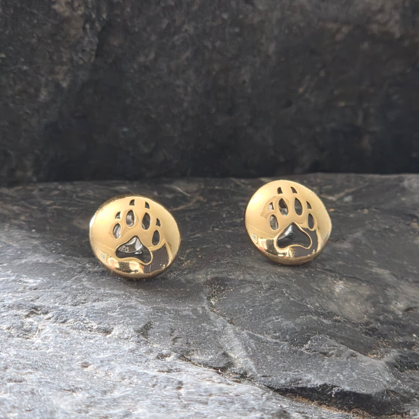 Little Wolf Track – Studs