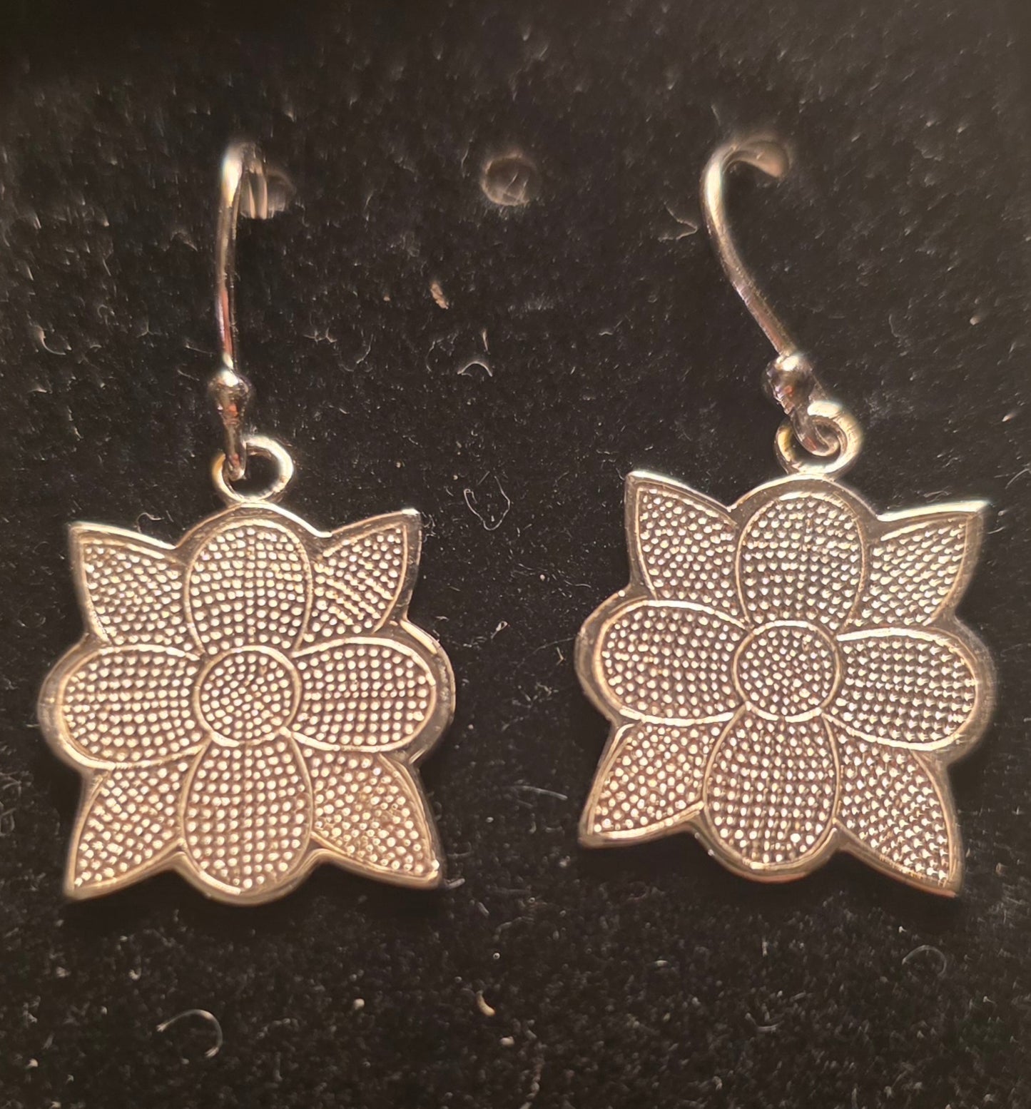 Med Si FLower Ear WS