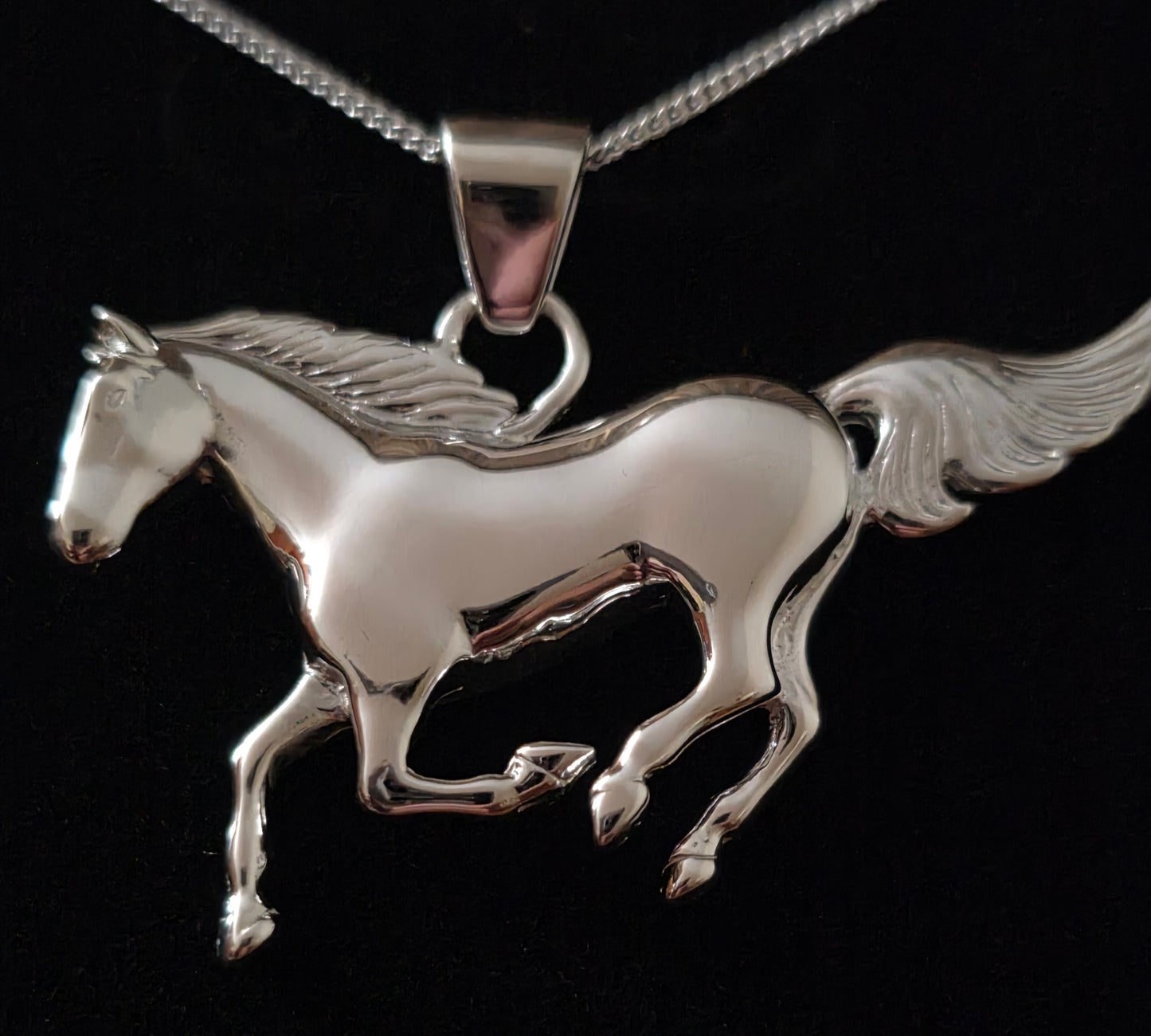 SI Horse Pendant WS